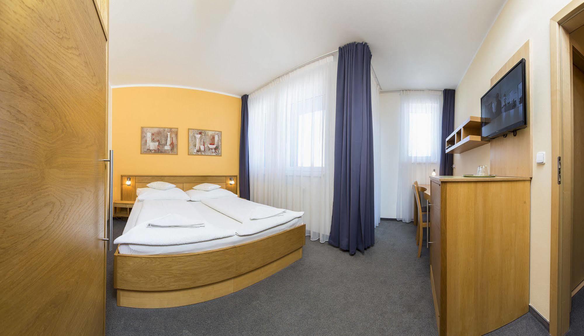 Hotel Trend Plzen Exterior photo